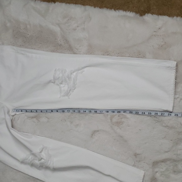 NWT Good American White 90s Distressed Jeans Size 6 - Picture 14 of 14